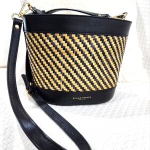 DIVINA FIRENZE HANDBAG,  SHOULDER BAG, CROSSBODY PURSE LIKE NEW